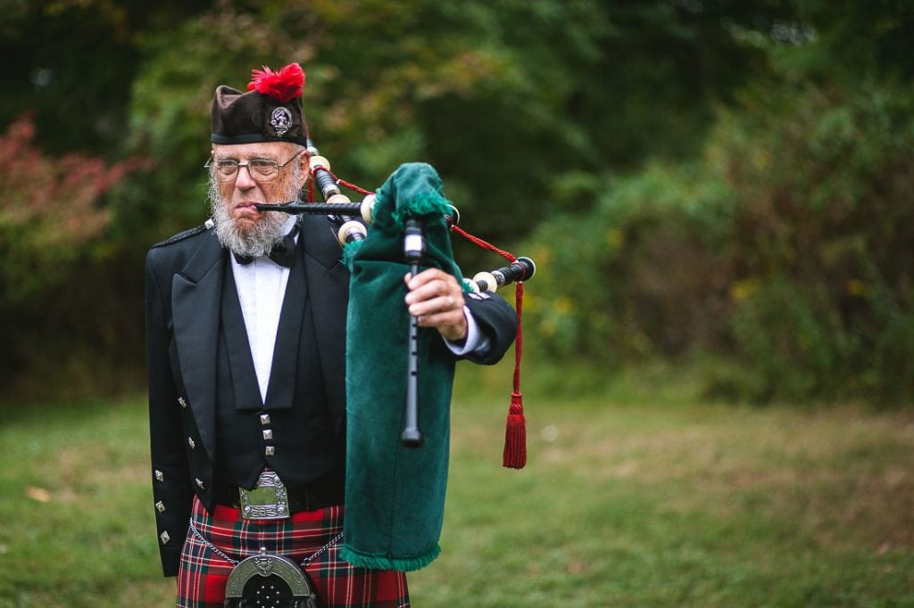 weddingbagpipeplayer