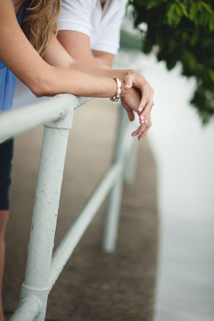 handshangingengagementsession