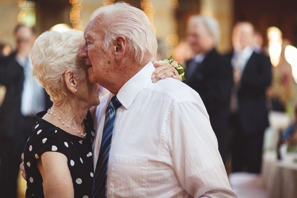 grandparentsdancingatwedding