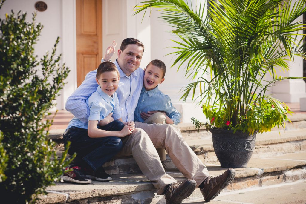 Beautiful Family Revisits The Glenview Mansion petruzzo photography 02