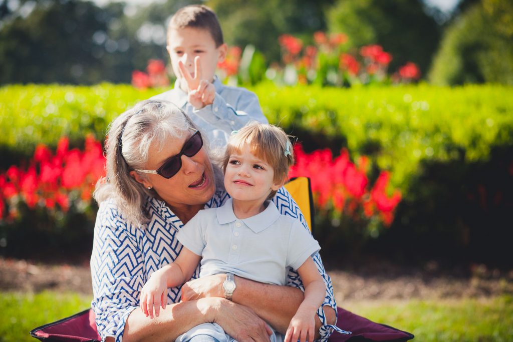 Beautiful Family Revisits The Glenview Mansion petruzzo photography 05