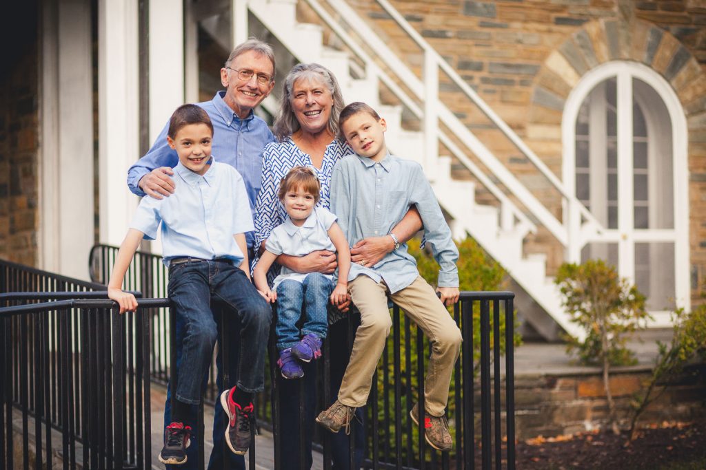 Beautiful Family Revisits The Glenview Mansion petruzzo photography 23