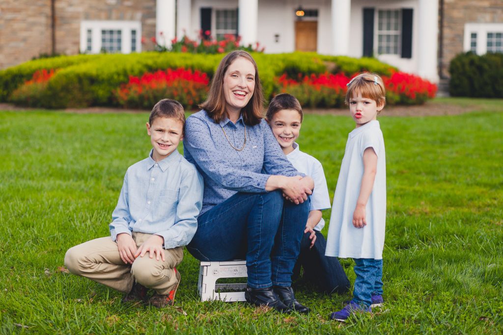 Beautiful Family Revisits The Glenview Mansion petruzzo photography 24