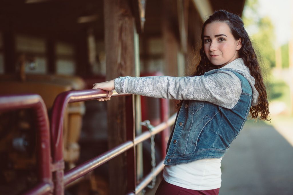 Senior Portraits at Kinder Farm Park with Greg Ferko 11