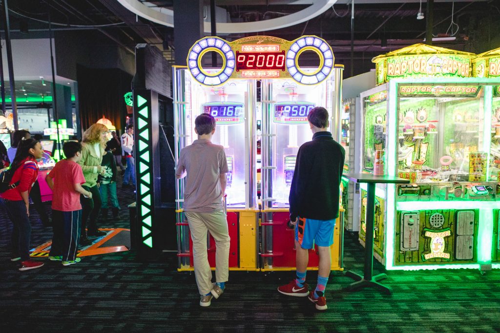 A Bar Mitzvah at Dave and Busters Petruzzo Photography Felipe Sanchez 28