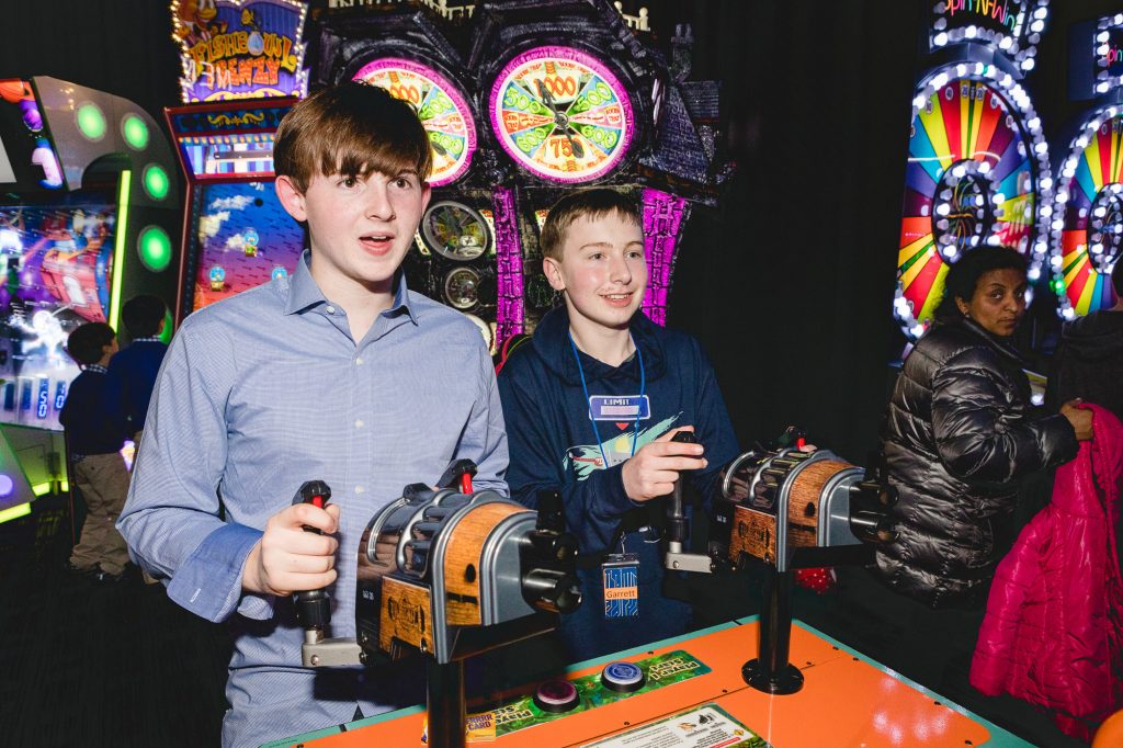 A Bar Mitzvah at Dave and Busters Petruzzo Photography Felipe Sanchez 30