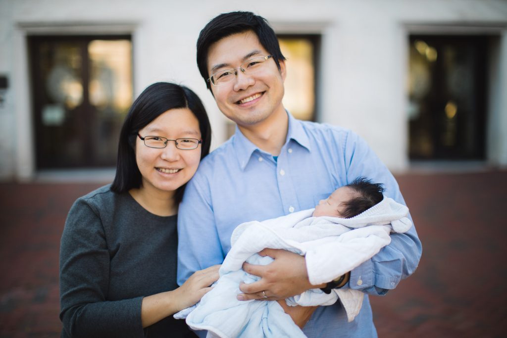 Meeting the Newborn on the Johns Hopkins Campus in Baltimore 01