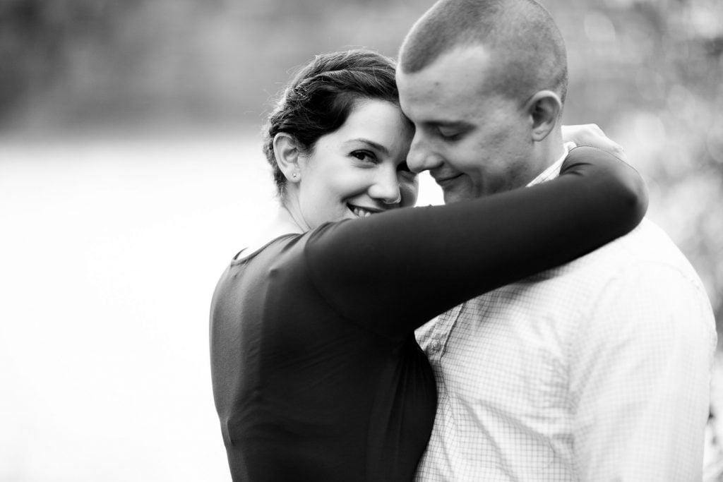 This Couples Engagement Session in White Maroon 07