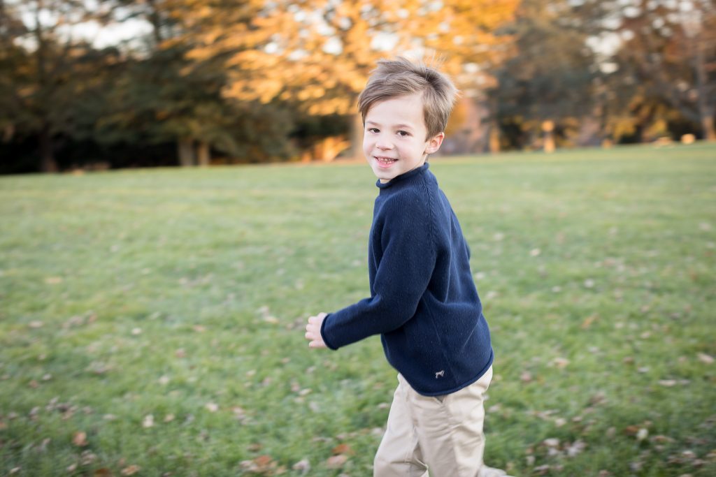 Felipe Returns to the Glenview Mansion for a Catch Up Session With This Beautiful Family 24