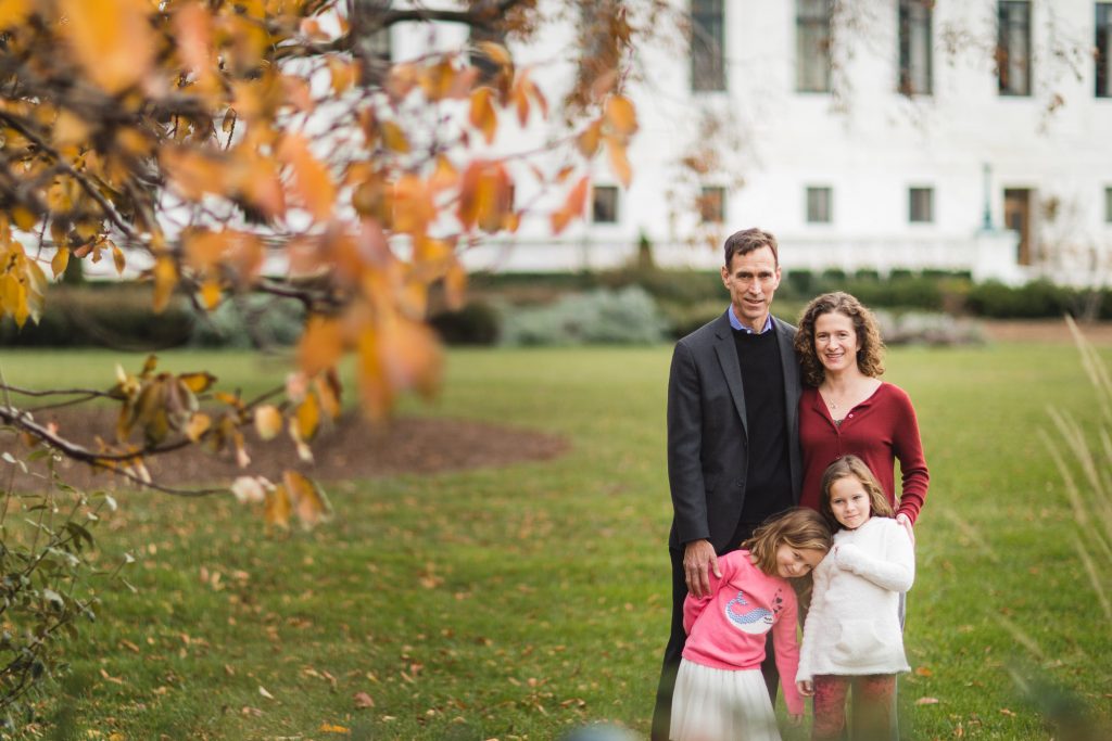 Wandering the Grounds Around the Supreme Court for This Family Portrait Session 15