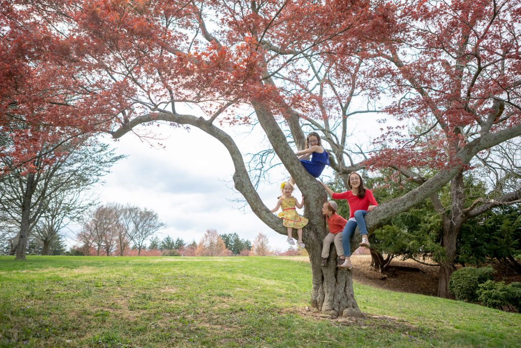 Felipe Revisits the Glenview Mansion with One of His Favorite Families 01