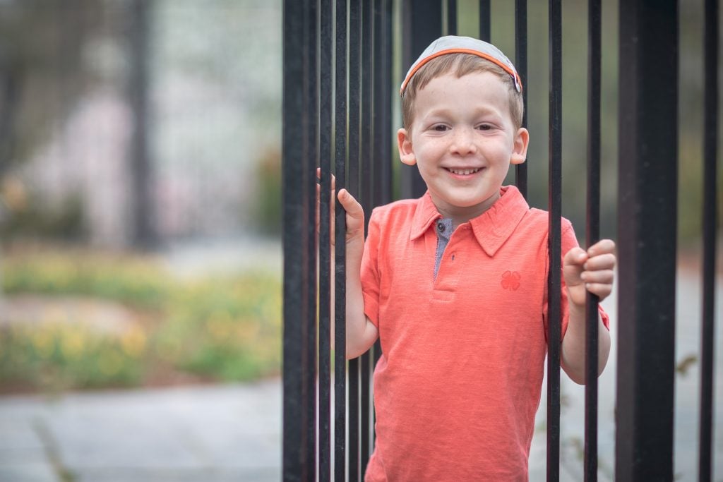 Felipe Revisits the Glenview Mansion with One of His Favorite Families 22