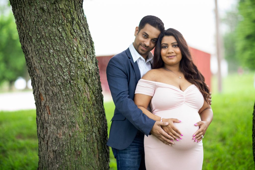 A Beautiful Maternity Session from Felipe at Kinder Farm Park 01