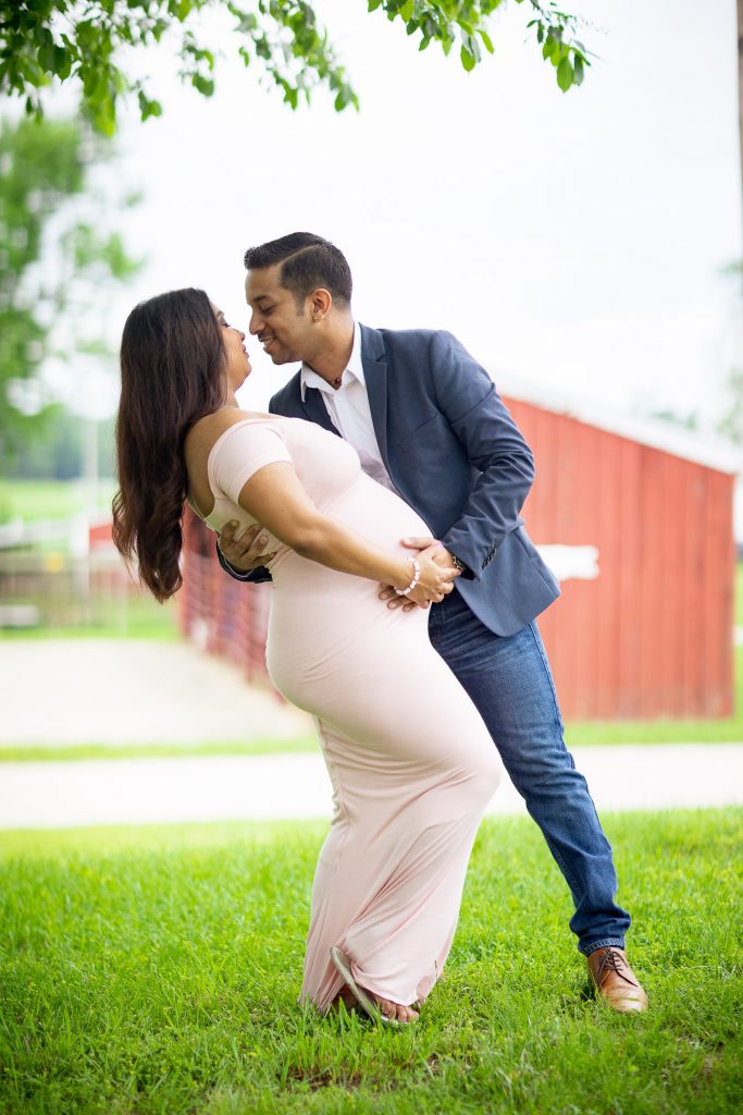 A Beautiful Maternity Session from Felipe at Kinder Farm Park 02