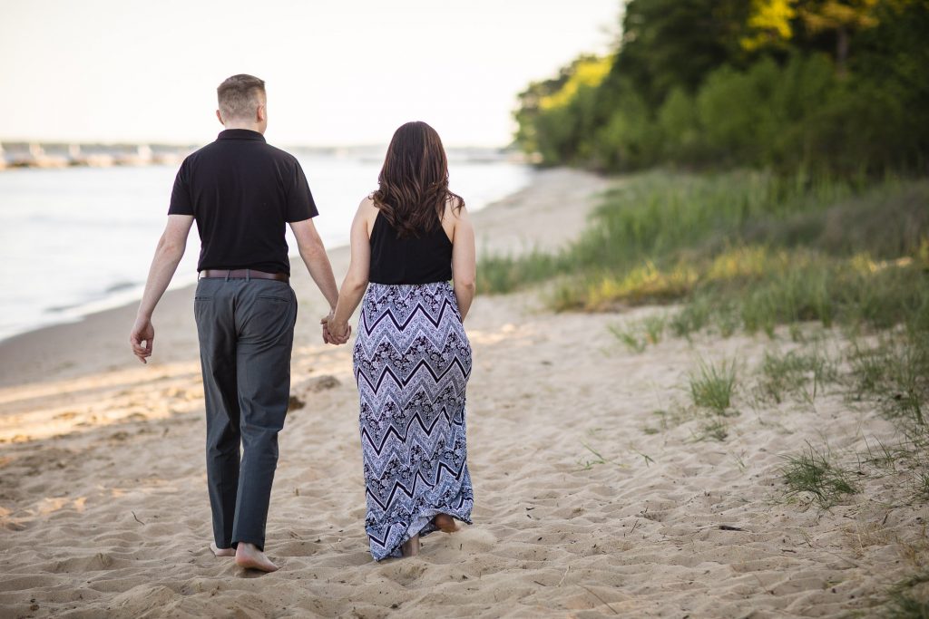 This Couple Just Got Married Check Out Their Beach Engagement Photos 01