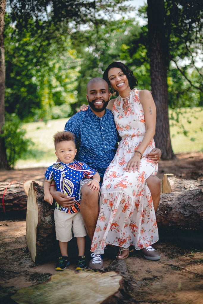 A Family Portrait Session in the Garden with Felipe 03