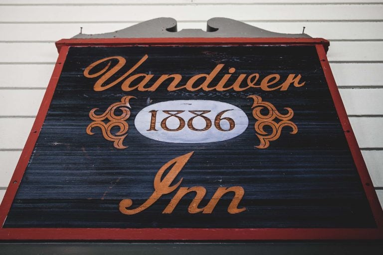 A sign located in Havre de Grace, Maryland that says Vandiver Inn.